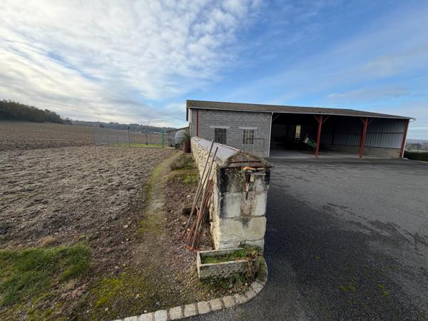 CORPS DE FERME - 4 CHAMBRES - HANGAR - 2 GARAGES