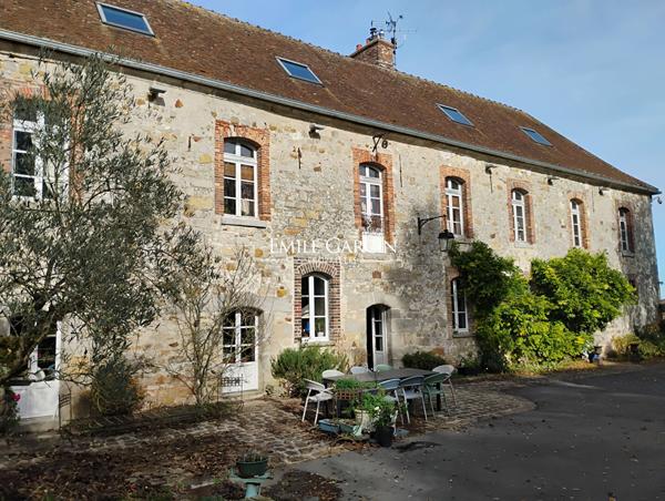 A VENDRE- Provins - Un ancien prieuré datant du XIVème siècle