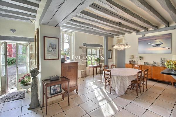 A VENDRE- Provins - Un ancien prieuré datant du XIVème siècle