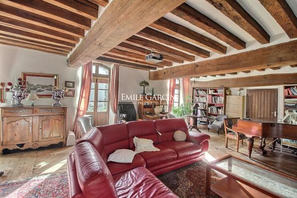 A VENDRE- Provins - Un ancien prieuré datant du XIVème siècle