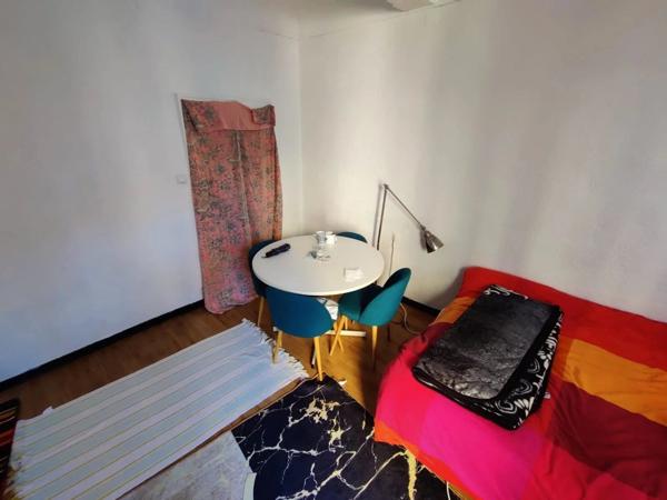 Vente                                                      Appartement
                        
                     1 pièces                      24 m2                     à Lodève