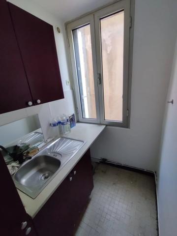 Vente                                                      Appartement
                        
                     1 pièces                      24 m2                     à Lodève