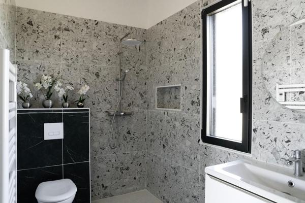 Maison contemporaine - 306 m² sur 4 024 m²