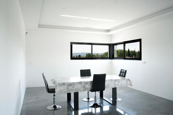 Maison contemporaine - 306 m² sur 4 024 m²