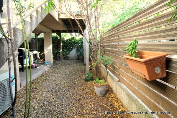 Frontignan (34110) Maison-appartement T4/T5 de 107 m2 sur deux niveaux + garage 70 m2 + jardin à Frontignan