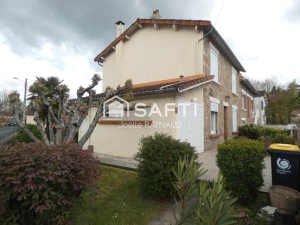 Maison de type 5 mitoyenne 135 m² environ.