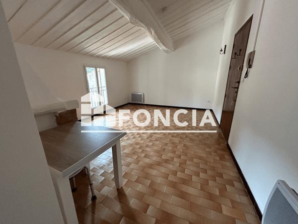 Location Appartement 2 pièces 43.37 m² - 7 RUE BOURGADE Signes 83870