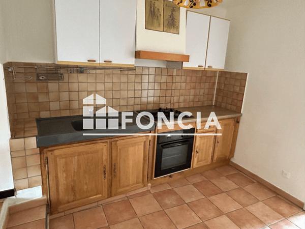 Location Appartement 2 pièces 43.37 m² - 7 RUE BOURGADE Signes 83870