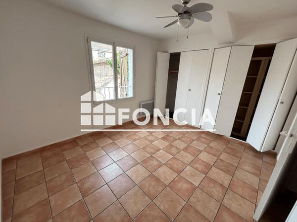 Location Appartement 2 pièces 43.37 m² - 7 RUE BOURGADE Signes 83870