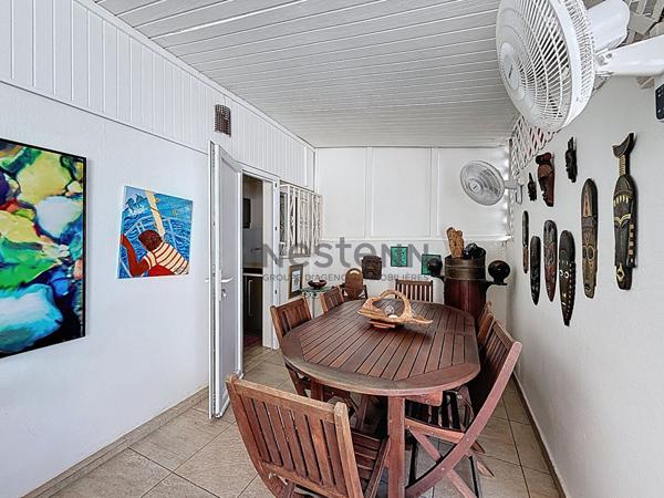 À vendre maison de type F4,115m2 avec terrasses et Jacuzzi à Baimbridge aux Abymes