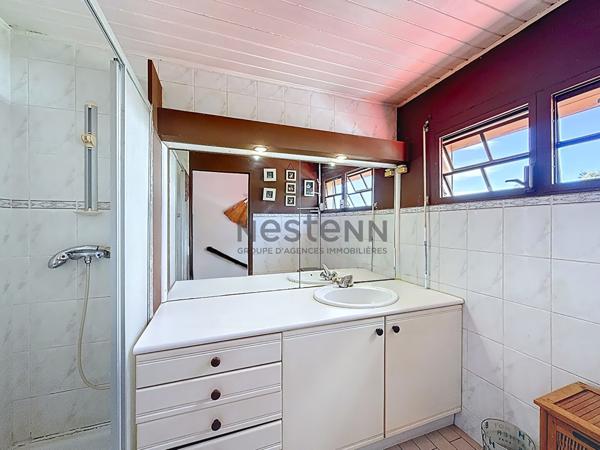 À vendre maison de type F4,115m2 avec terrasses et Jacuzzi à Baimbridge aux Abymes