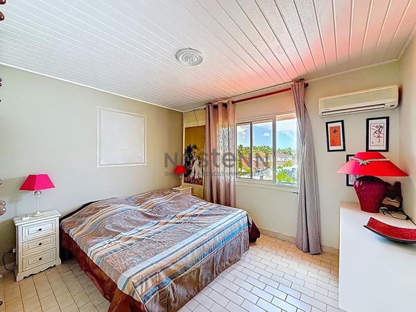 À vendre maison de type F4,115m2 avec terrasses et Jacuzzi à Baimbridge aux Abymes