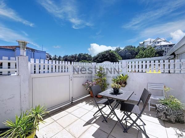 À vendre maison de type F4,115m2 avec terrasses et Jacuzzi à Baimbridge aux Abymes
