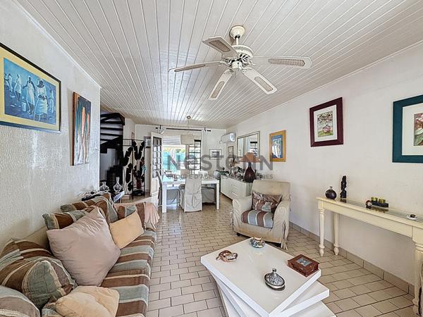 À vendre maison de type F4,115m2 avec terrasses et Jacuzzi à Baimbridge aux Abymes