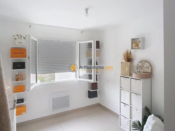 Vente                                                      Appartement
                        
                     4 pièces                      77 m2                     à Perpignan