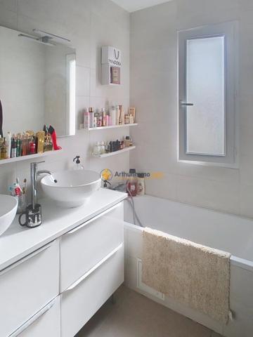 Vente                                                      Appartement
                        
                     4 pièces                      77 m2                     à Perpignan