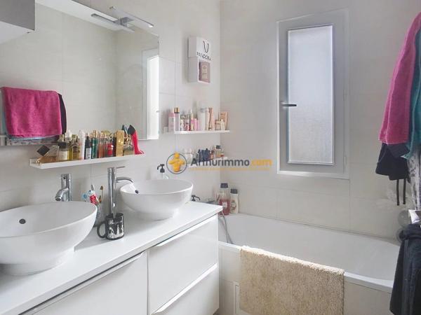 Vente                                                      Appartement
                        
                     4 pièces                      77 m2                     à Perpignan
