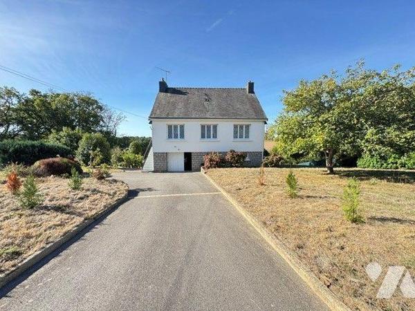 A vendre maison avec grand terrain à QUIMPERLE (29)
Maison chaleureuse de 1968, d'une superfic...