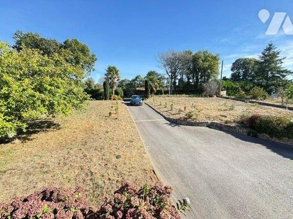 A vendre maison avec grand terrain à QUIMPERLE (29)
Maison chaleureuse de 1968, d'une superfic...