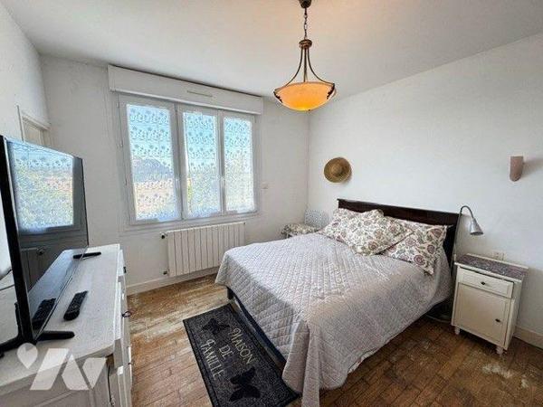 A vendre maison avec grand terrain à QUIMPERLE (29)
Maison chaleureuse de 1968, d'une superfic...