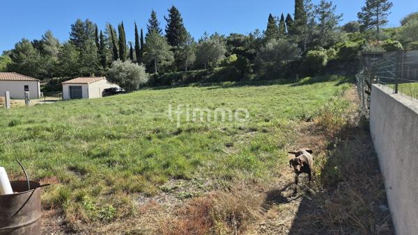 Terrain constructible 1390m² – Impasse calme – Vue garrigue