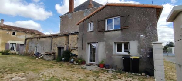 Maison à vendre 2 pièces SAINT JOUIN DE MARNES (79)