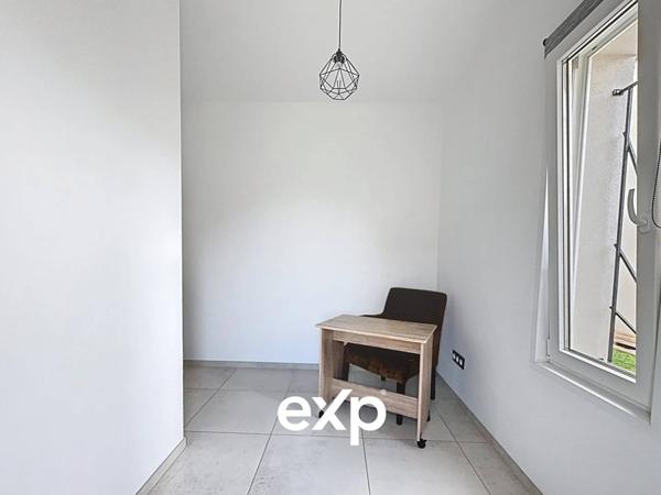 Maison contemporaine avec piscine et terrasse plein sud – Woippy Village