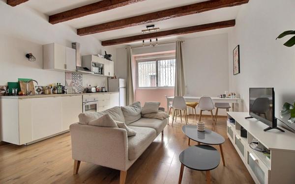 Appartement à vendre    4 pièces • 74 m2 Marseille 5