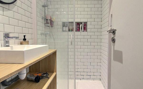 Appartement à vendre    4 pièces • 74 m2 Marseille 5