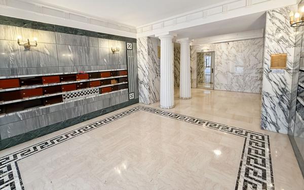 Appartement à vendre    2 pièces • 30,41 m2 Nice