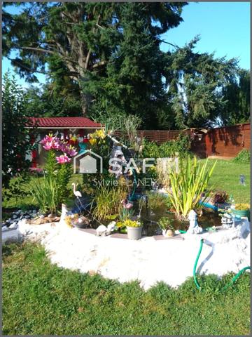 Idéalement bien situé se trouve ce magnifique chalet, entretenu avec le plus grand soin.