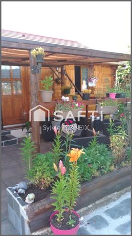 Idéalement bien situé se trouve ce magnifique chalet, entretenu avec le plus grand soin.