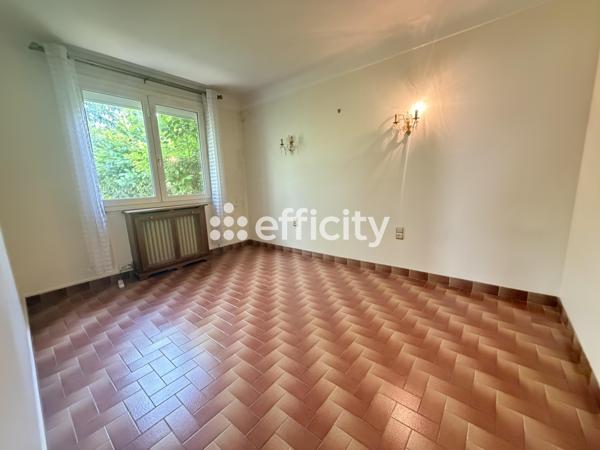 Maison
         7 pièces
        - 160 m² Bien prestige 409 000 € *