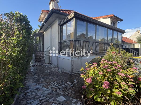 Maison
         7 pièces
        - 160 m² Bien prestige 409 000 € *