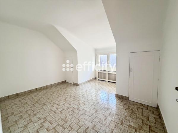 Maison
         7 pièces
        - 160 m² Bien prestige 409 000 € *