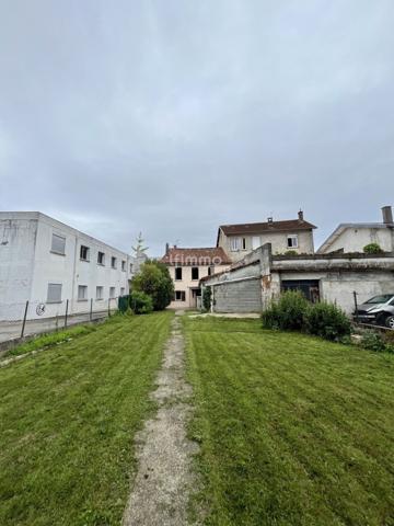 Maison spacieuse au cœur du centre – Gros potentiel à révéler