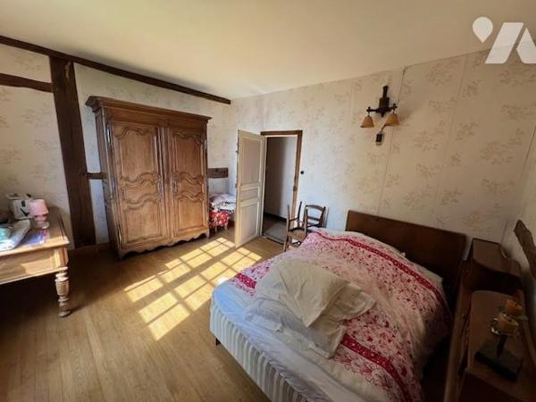 PROCHE ORBEC JOLI MANOIR DANS UN BEL ENVIRONNEMENT