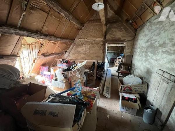 PROCHE ORBEC JOLI MANOIR DANS UN BEL ENVIRONNEMENT