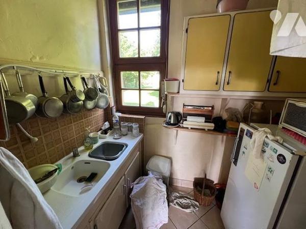 PROCHE ORBEC JOLI MANOIR DANS UN BEL ENVIRONNEMENT