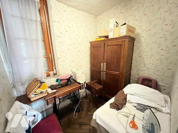 PROCHE ORBEC JOLI MANOIR DANS UN BEL ENVIRONNEMENT