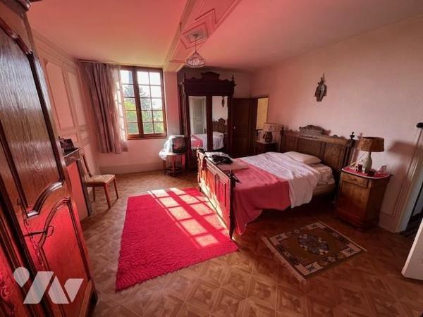 PROCHE ORBEC JOLI MANOIR DANS UN BEL ENVIRONNEMENT