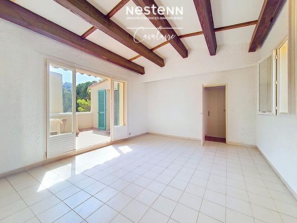Plages, commerces et port accessibles à pied pour cet appartement 3 pièces au dernier étage