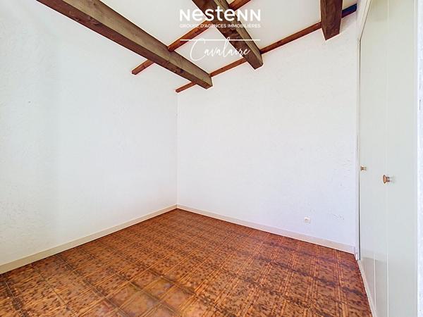 Plages, commerces et port accessibles à pied pour cet appartement 3 pièces au dernier étage