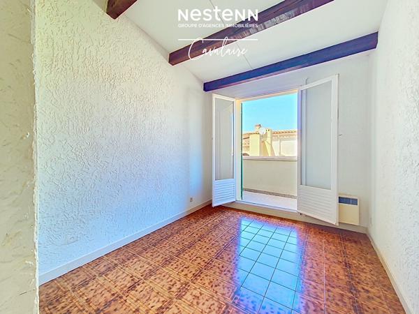 Plages, commerces et port accessibles à pied pour cet appartement 3 pièces au dernier étage