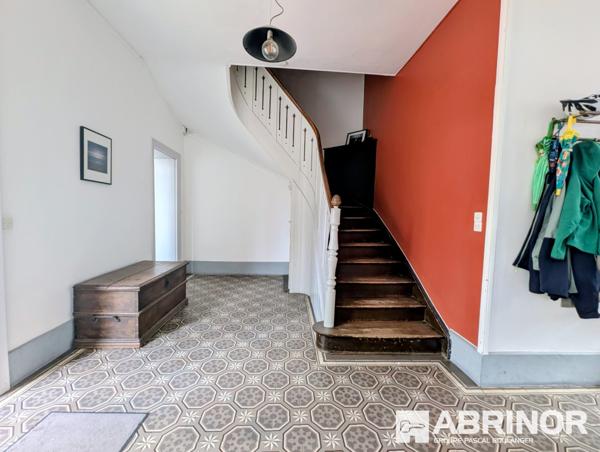 GRANDE MAISON DE CARACTERE 5 CHAMBRES+BUREAU ORCHIES