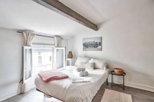Appartement - Paris PARIS CENTRE – CHÂTELET / LES HALLES – APPARTEMENT 2 PIÈCES AVEC BALCON AU CŒUR DE LA CAPITALE