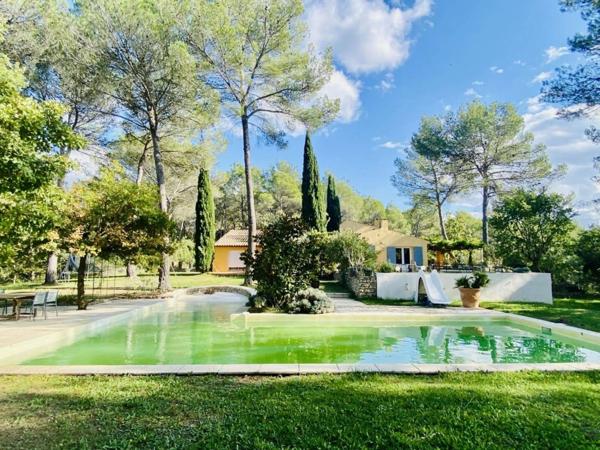 Maison à vendre 8 pièces PERTUIS (84) terrain de 1 h 2 avec piscine