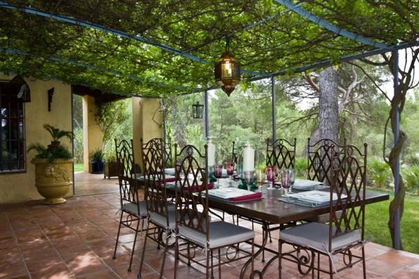 Maison à vendre 8 pièces PERTUIS (84) terrain de 1 h 2 avec piscine