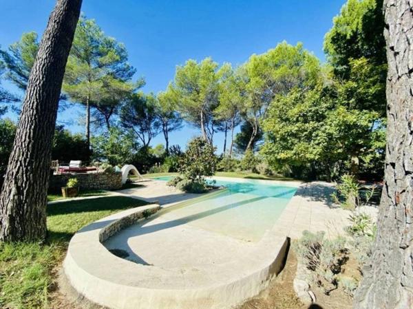 Maison à vendre 8 pièces PERTUIS (84) terrain de 1 h 2 avec piscine