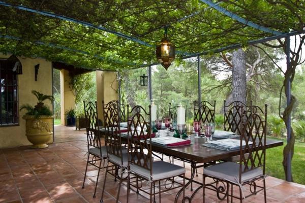 Maison à vendre 8 pièces PERTUIS (84) terrain de 1 h 2 avec piscine